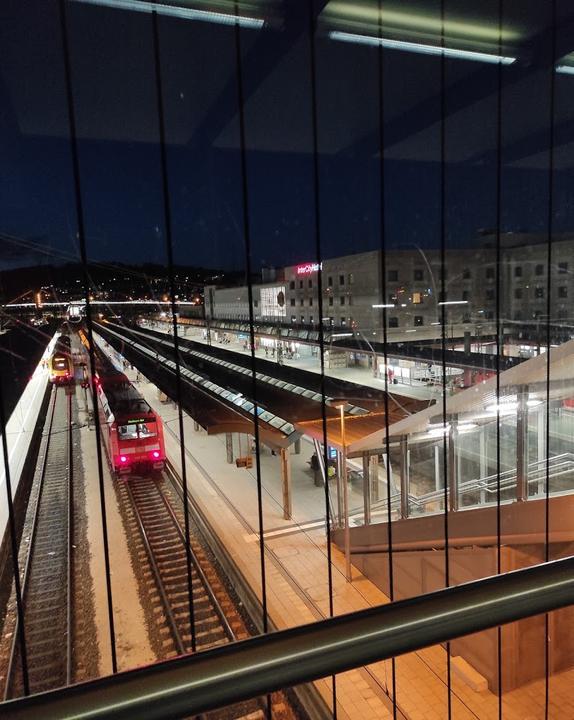 HAUPTbahnhof